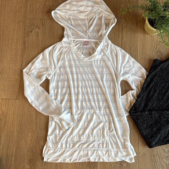 ((2 PIECE)) ZELLA GIRLS XL BUNDLE EEEUC - Picture 2 of 8